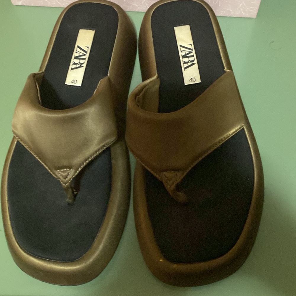 NWOB ZARA Satin Olive green and black Platform Sandals w/defects  40, USA 8.5 - Picture 3 of 9